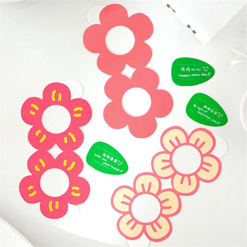 A gift of a flower-shaped lollipop decoration card, creative red flower packaging, children's paper card, small gift, wedding happy candy