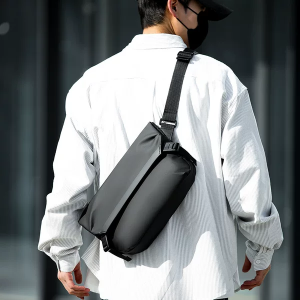 Fashion Motorcycle Chest Bag New Style Unisex Trendy Waterproof Leather Film Crossbody Bag Oxford Cloth Single Shoulder Messenger Bag for Tablets