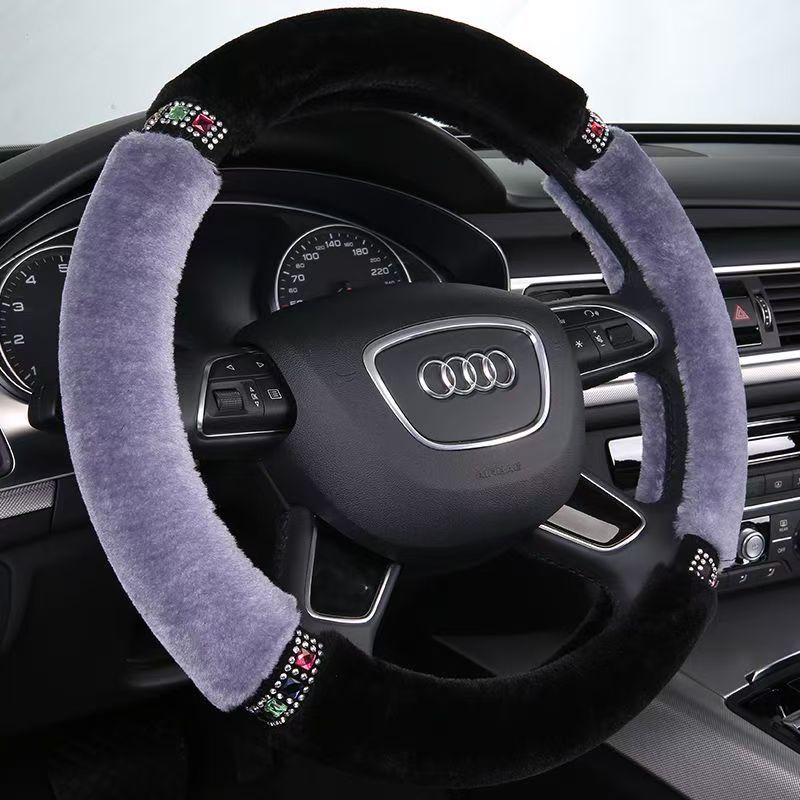 Winter Warm Plush Car Steering Wheel Cover, Luxury Model with Diamond Embellishments, Stylish Plush Car Handle Cover