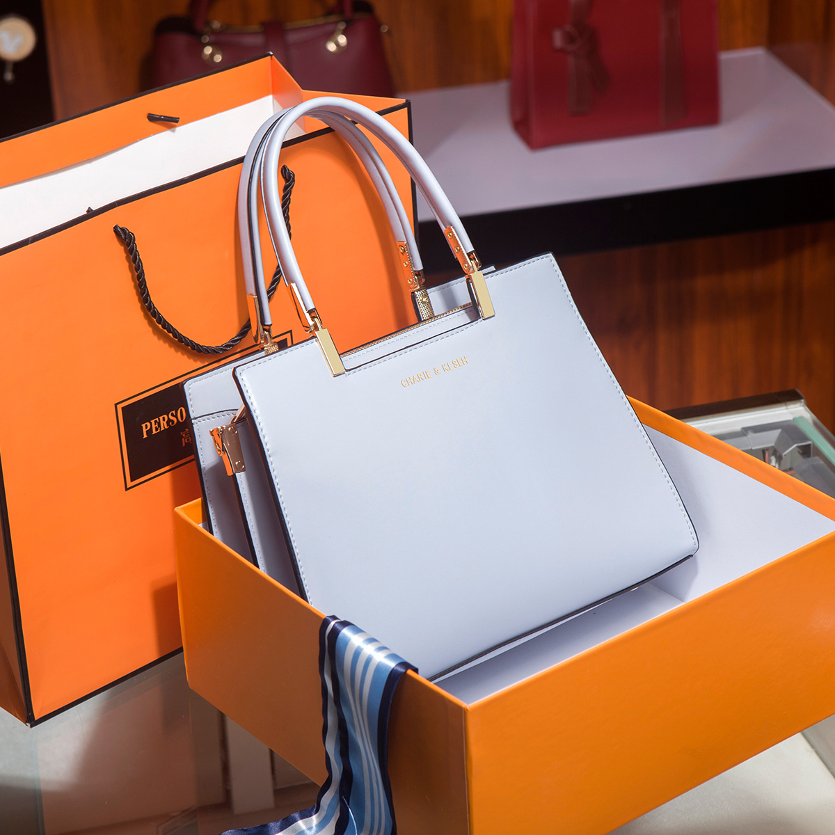 Cadeau pour maman, mariage 2024, nouvelle belle-mère, sac à main bandoulière bleu élégant pour femme d'âge mûr_voghion.com
