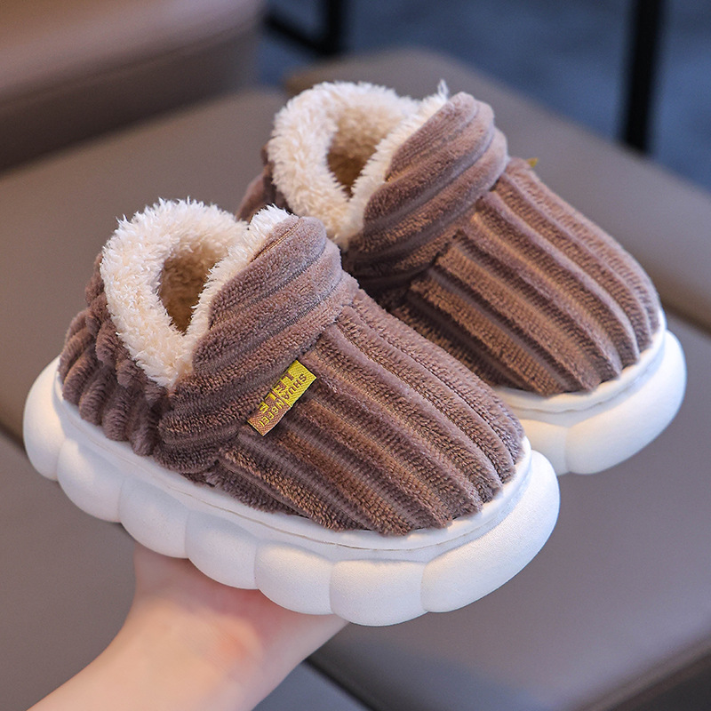 Otoño y invierno zapatillas de algodón para niños caliente interior y pelusa para niñas en el hogar padres e hijos bolsas de bebé zapatillas tacones