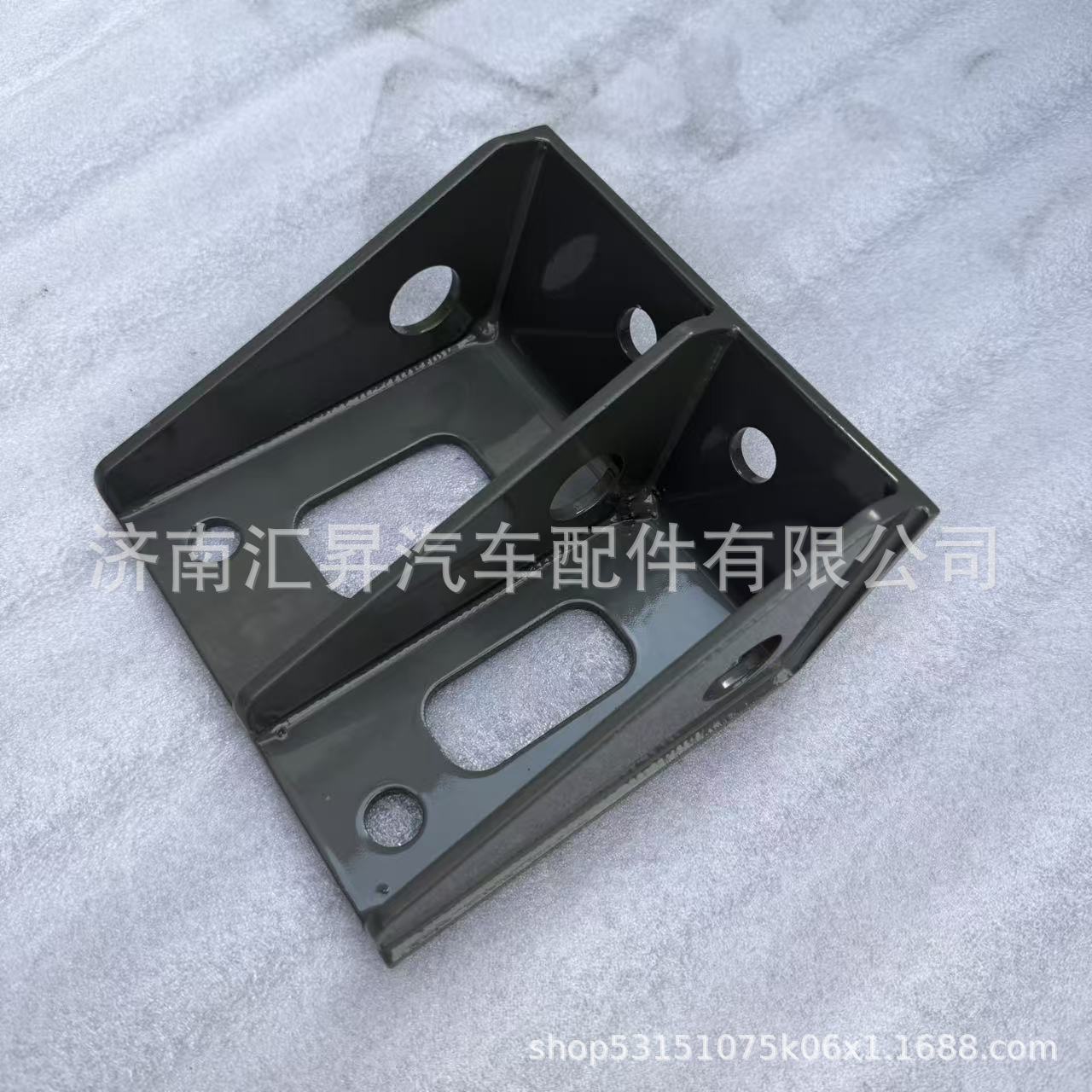 AZ160043000040 Front Suspension Lower Bracket of the Cab