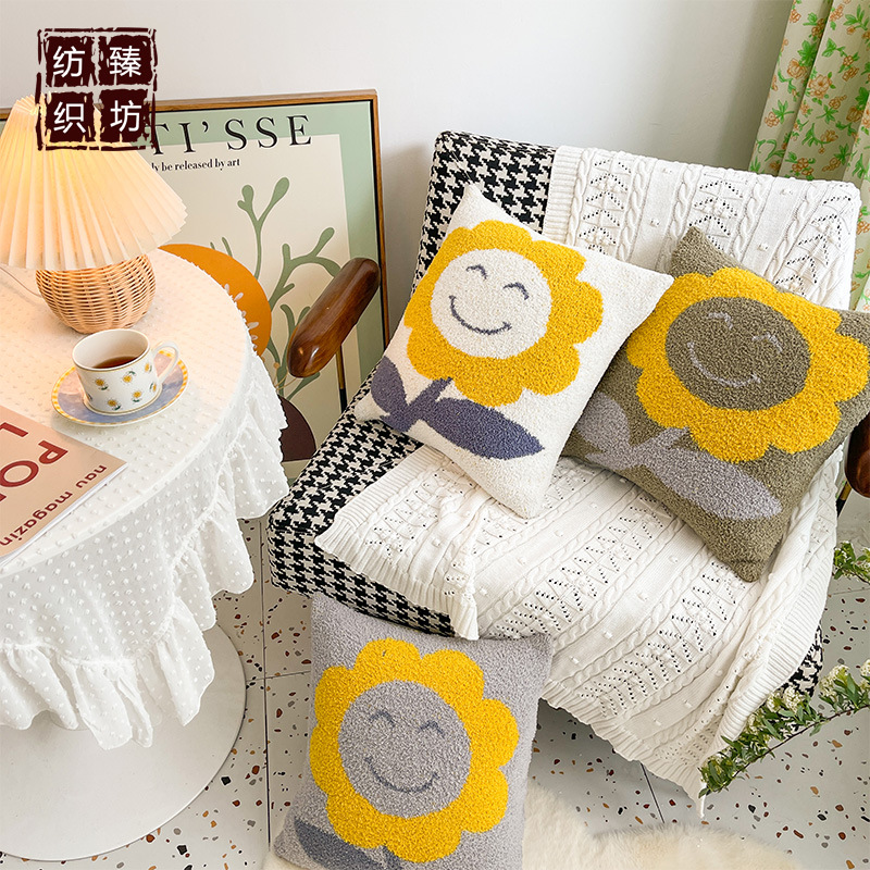 新款可爱风花朵点点抱枕 汽车沙发针织靠垫抱枕 拍照道具|ms