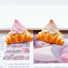 超仿真的奶油牛角包！迷你可颂面包树脂小配件diy饰品配件食玩