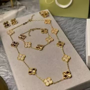 High-End Cnc Buckle Thick Chain Rose Gold Red Agate Black Agate Lucky Four-Leaf Clover V Gold Bracelet for Women Korean Style