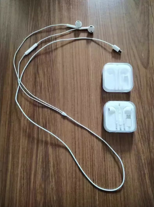 Headset Image 7