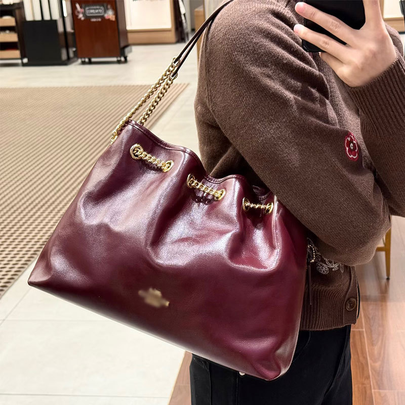 Evelyn Garbage Bag Underarm Bag Faye Drawstring Bucket Bag Quilted Hobo Chain Shoulder Tote Bag for Women Evelyn Garbage Bag Underarm Bag Faye Drawstring Bucket Bag Quilted Hobo Chain Shoulder Tote Bag for Women