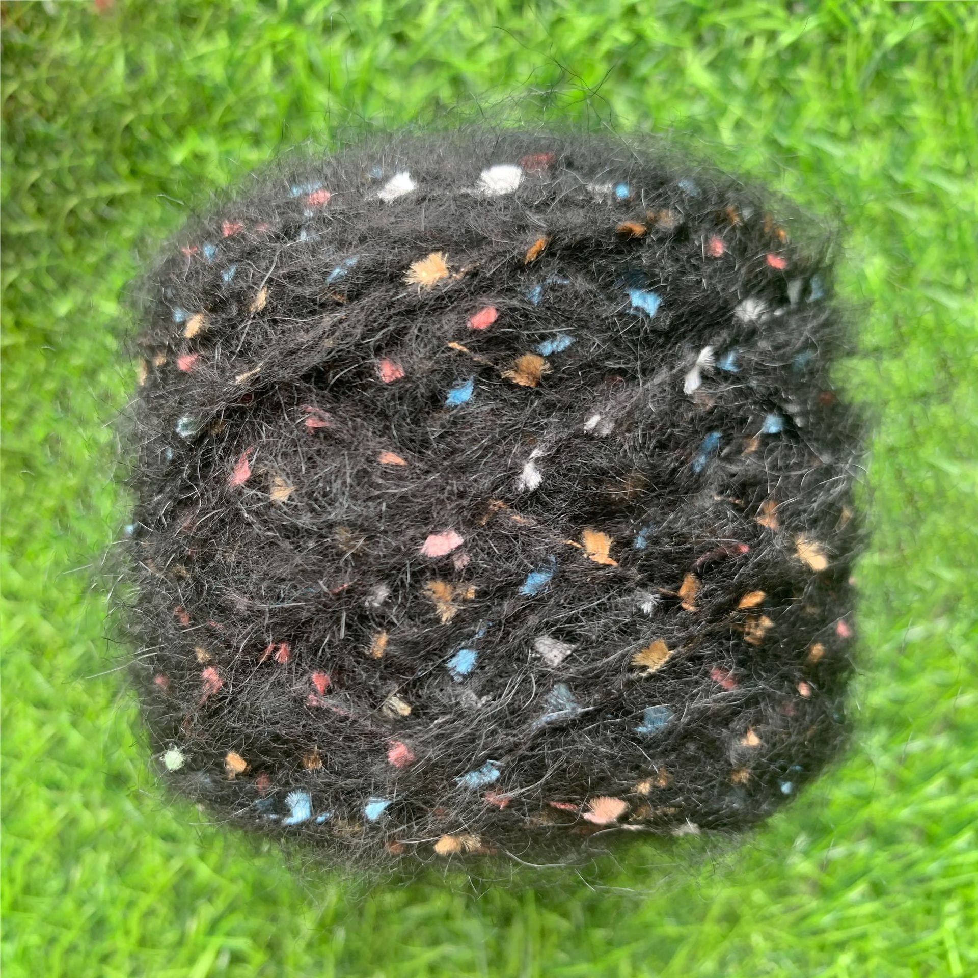 Venta al por mayor de mohair hilo de lentejuelas medio grueso colorido hecho a mano diy ganchillo piel suave suéter bola de lana paquete de material