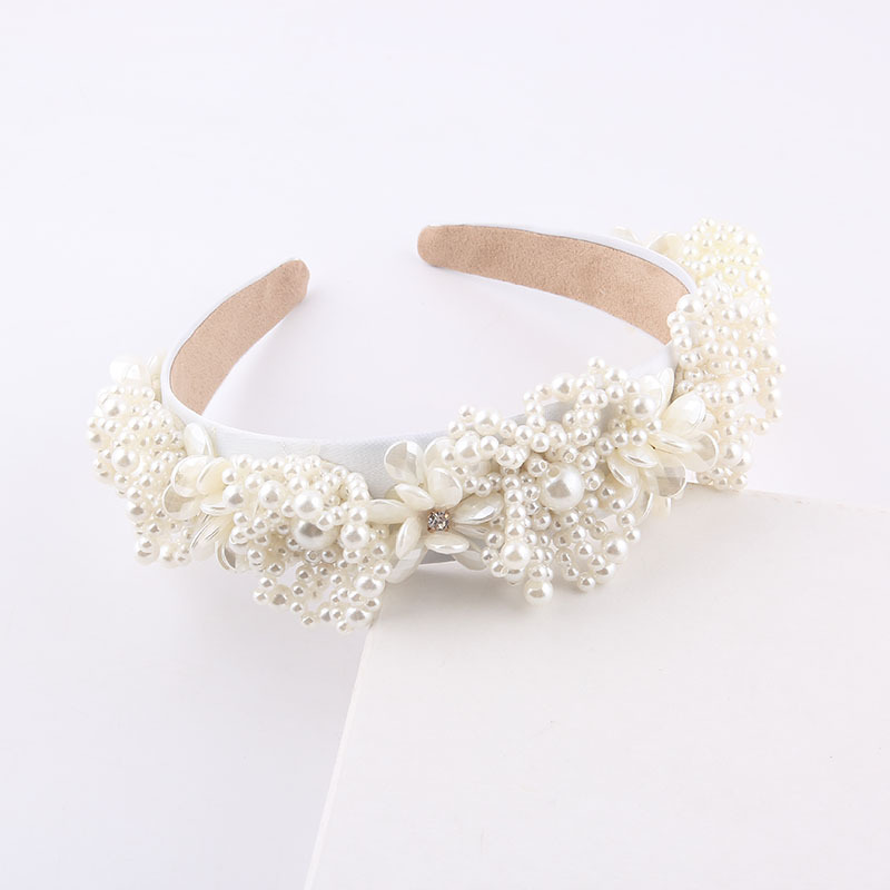 Wholesale Nueva Moda Con Incrustaciones De Flores De Perlas Diadema Ancha Nihaojewelry display picture 6