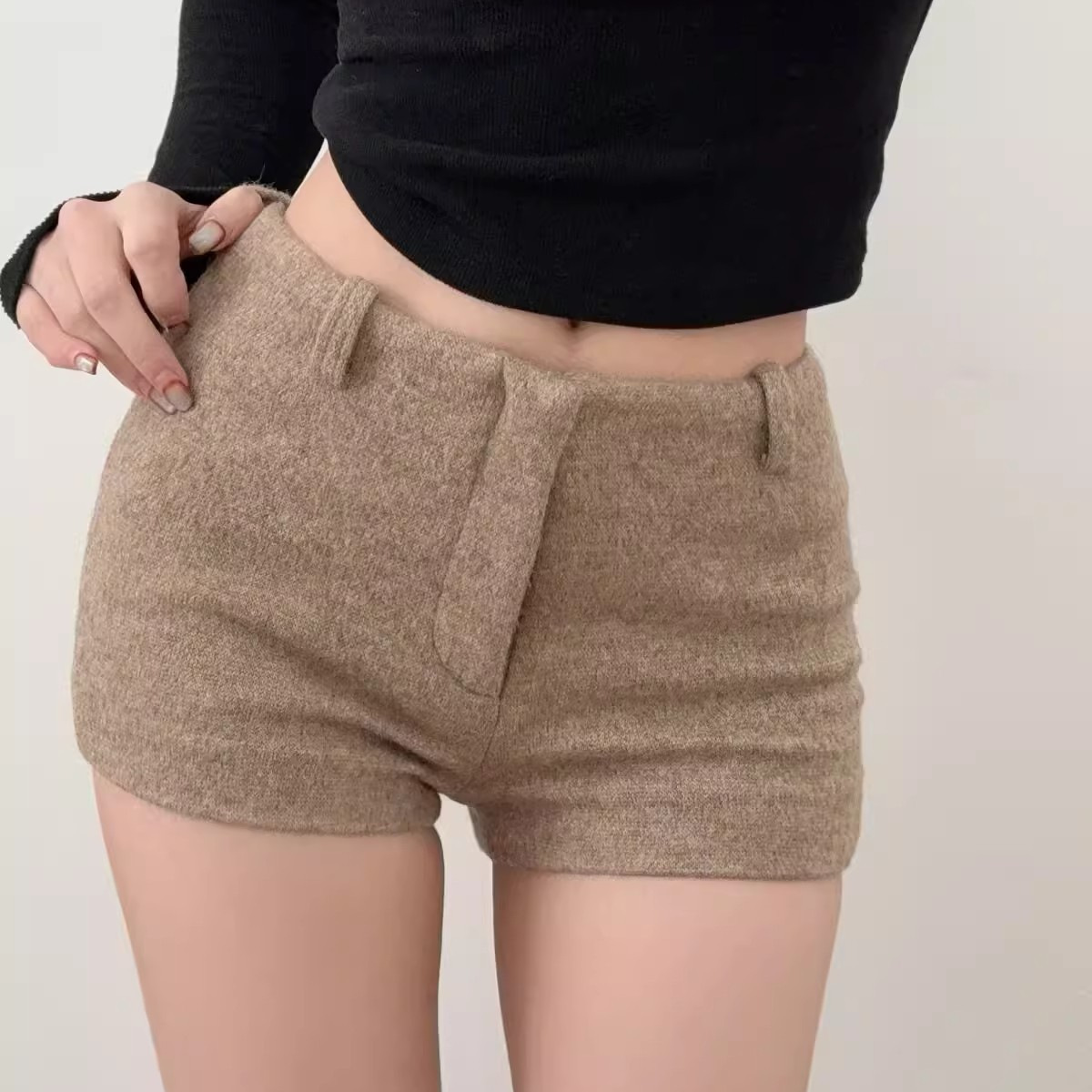 复古卡其色毛呢休闲短裤女冬季高腰包臀裤子直筒裤小个子a字热裤