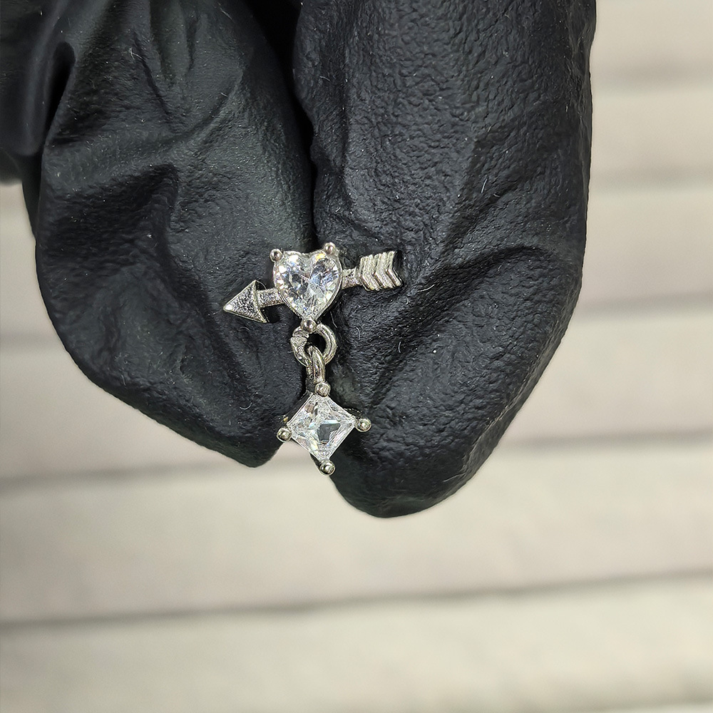 Colgante de corazón con flecha, pendiente de labio con diamantes, rosca externa de acero inoxidable, estilo dulce, moderno y atractivo._voghion.com