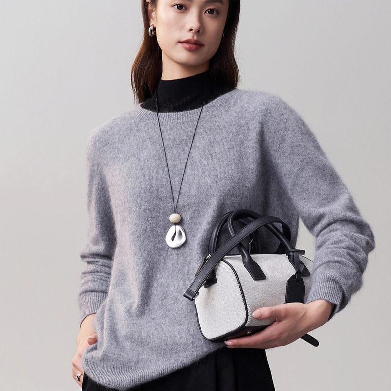 Merino Wool Cashmere Brushed Sweater Soft and Fluffy 14-Stitch Seamless One-Piece Round Neck Knitted Bottoming Shirt for Women