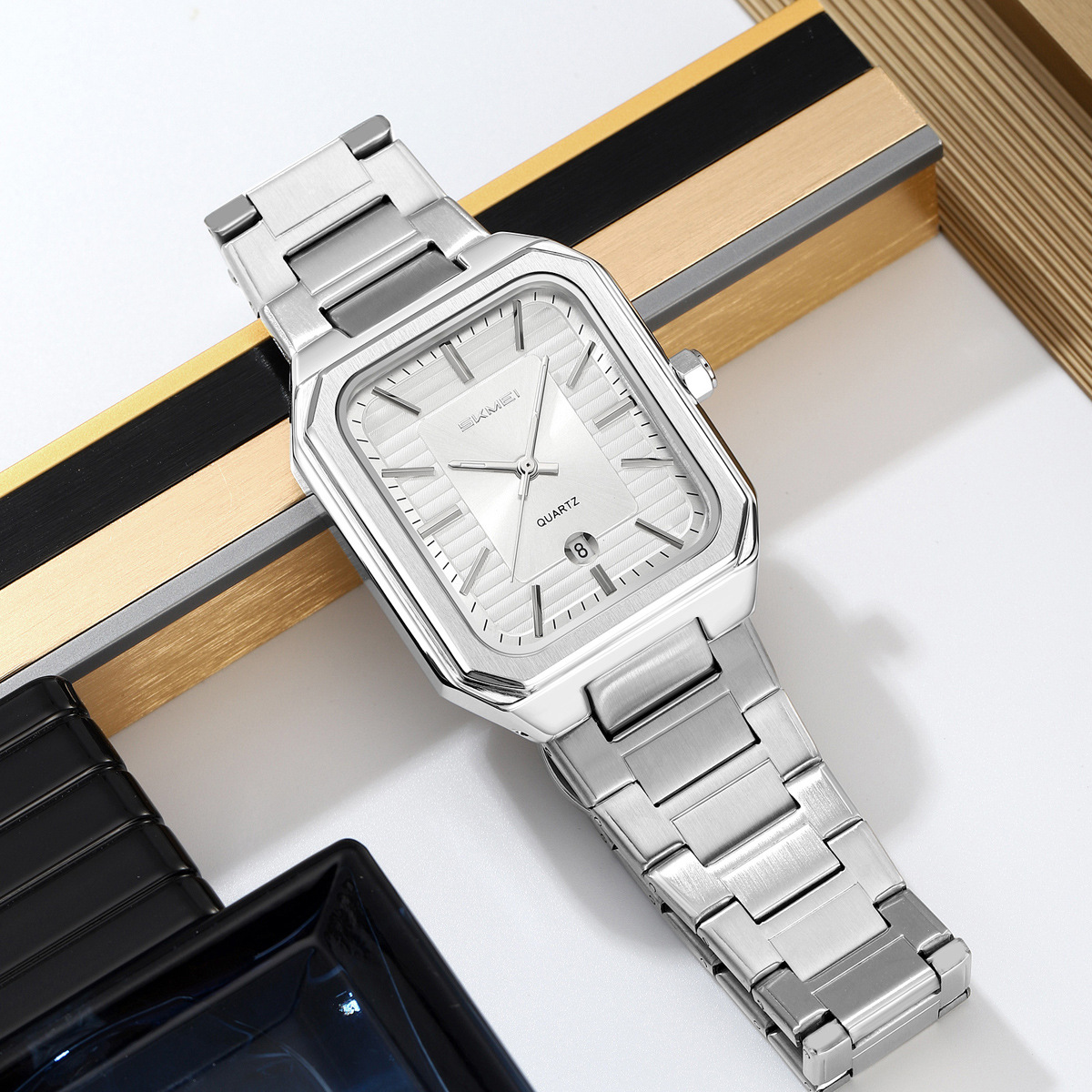 Momento de la belleza de la correa de acero para hombres reloj cuadrado reloj de negocios a prueba de agua calendario reloj de cuarzo fuente fábrica al por mayor transfronterizo
