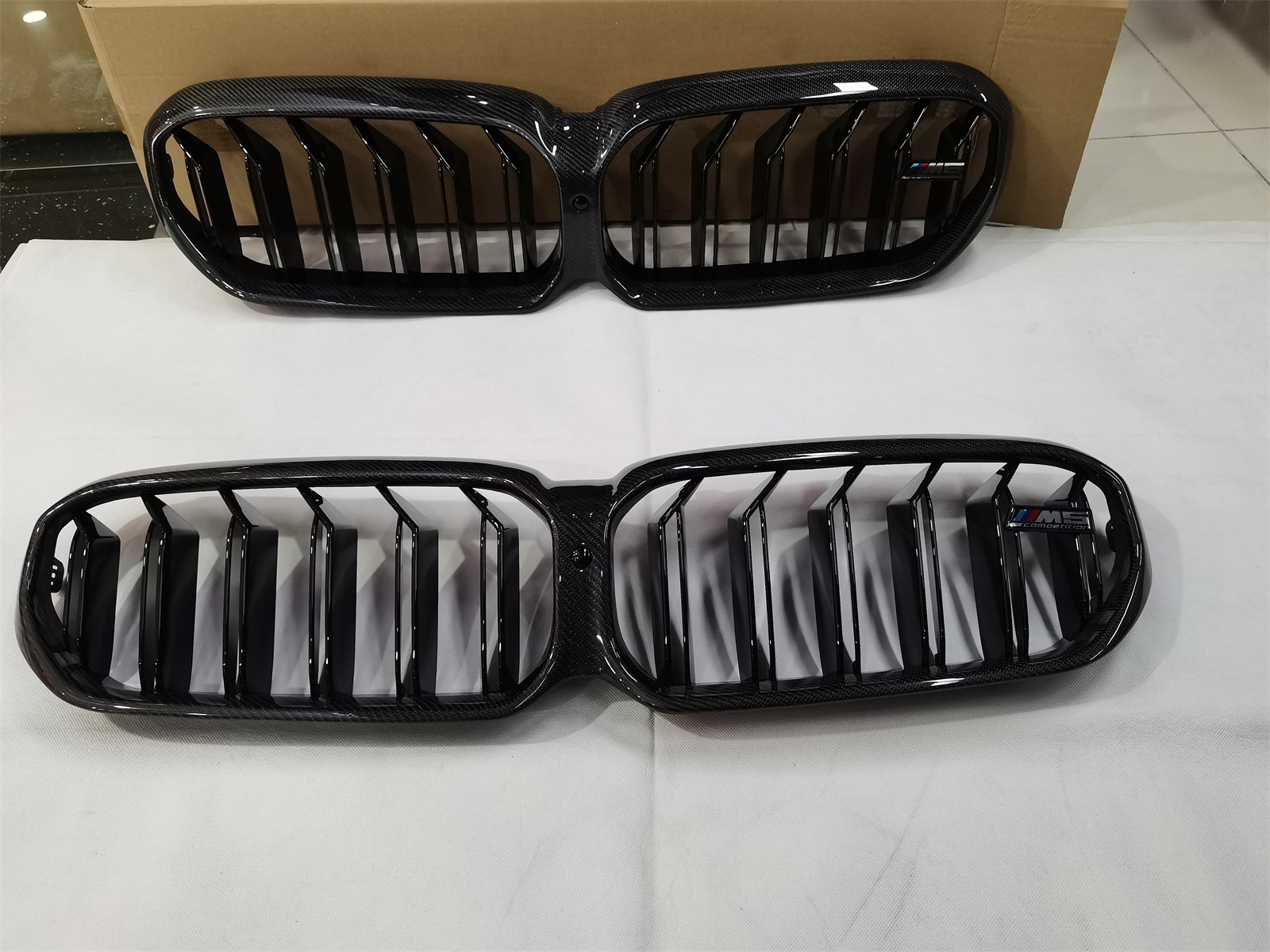 Suitable for Bmw 5 Series G30G38 Carbon Fiber Front Grille Modification Dual-Line Grille Integrated Type Original Replacement Style