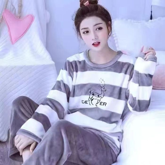 Transfronteriza mayorista otoño invierno pijama franela espesa mujer dulce dibujos animados casuales mangas largas chaqueta explosiva ropa para el hogar