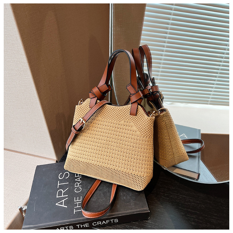 Woven with high aesthetic value, 2023 new vegetable basket bag, Korean chip niche, forest style mesh hollowed out_voghion.com