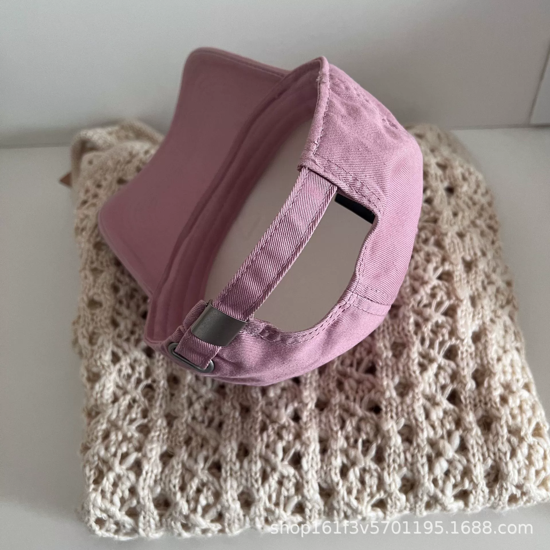Quality retro cute baseball cap with bow, with embroidery