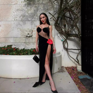 ���Q����վ�Ŀ�tɫ����͸ҕ�W��ƴ�ӵ����B��ȹ�W���r������Y��