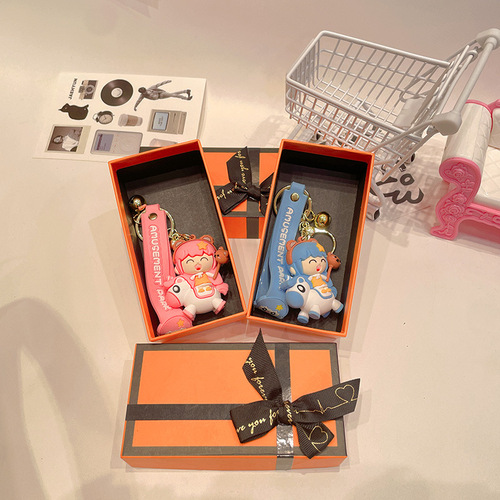 Elegant and lightweight luxury style gift box birthday gift high-end creative gift for boyfriends and girlfriends cute keychain gift box