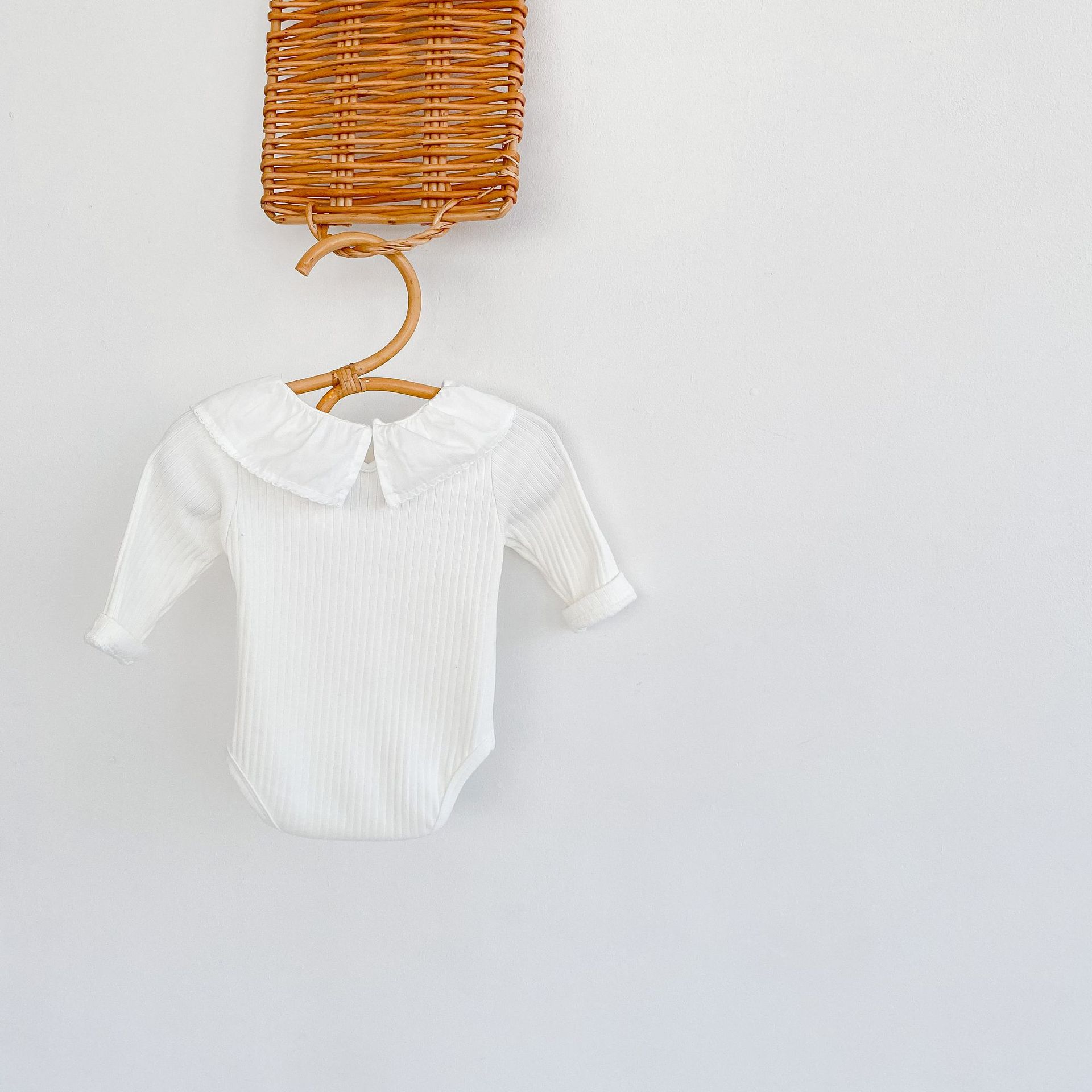 Ins2024 Spring and Autumn New Girl Baby Lotus Leaf Collar Bottom Ha Yi jumpsuit Crawler Thick Style_voghion.com