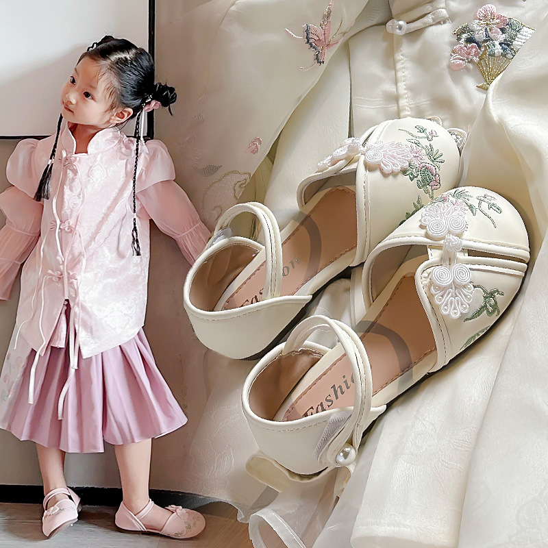 Sandalias para niñas Zapatos Hanfu para niños bordados de estilo chino 2025 verano nuevo estilo Baotou niña zapatos de cuero de princesa de estilo antiguo