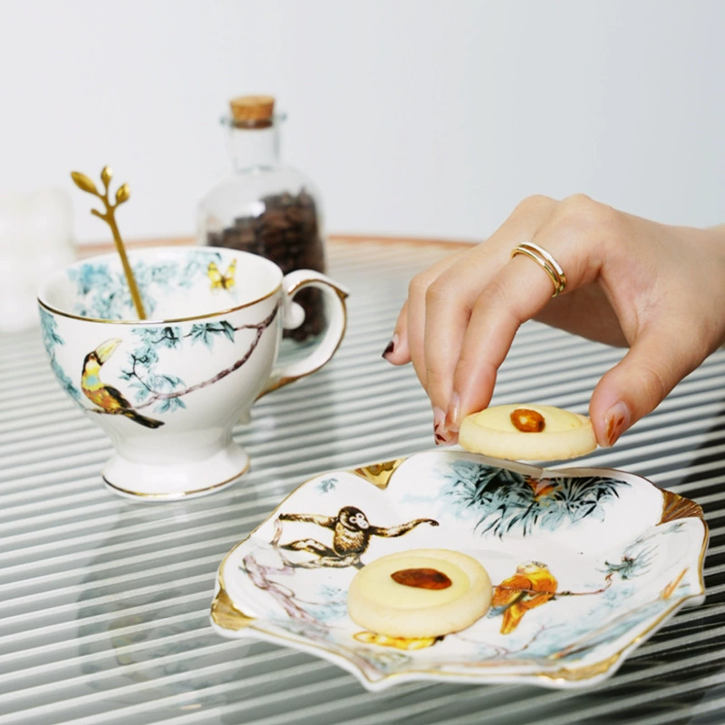 Капучино кофе? (Original: Coffee sophisticated afternoon tea, set, European style)