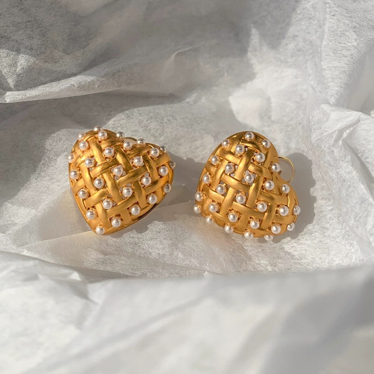 European and American Retro Frosted Metal Love Braided Earrings Women's Niche Design High-grade Light Luxury Gold Earrings Earrings