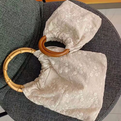 Floating green self-made new products, literary and artistic French embroidery, bamboo portable wooden ring mini bag, holiday cheongsam