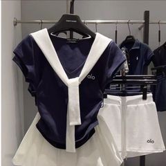 2025夏季收腰撞色V领海军风假两件披肩T恤女高腰短裙裤两件套装潮