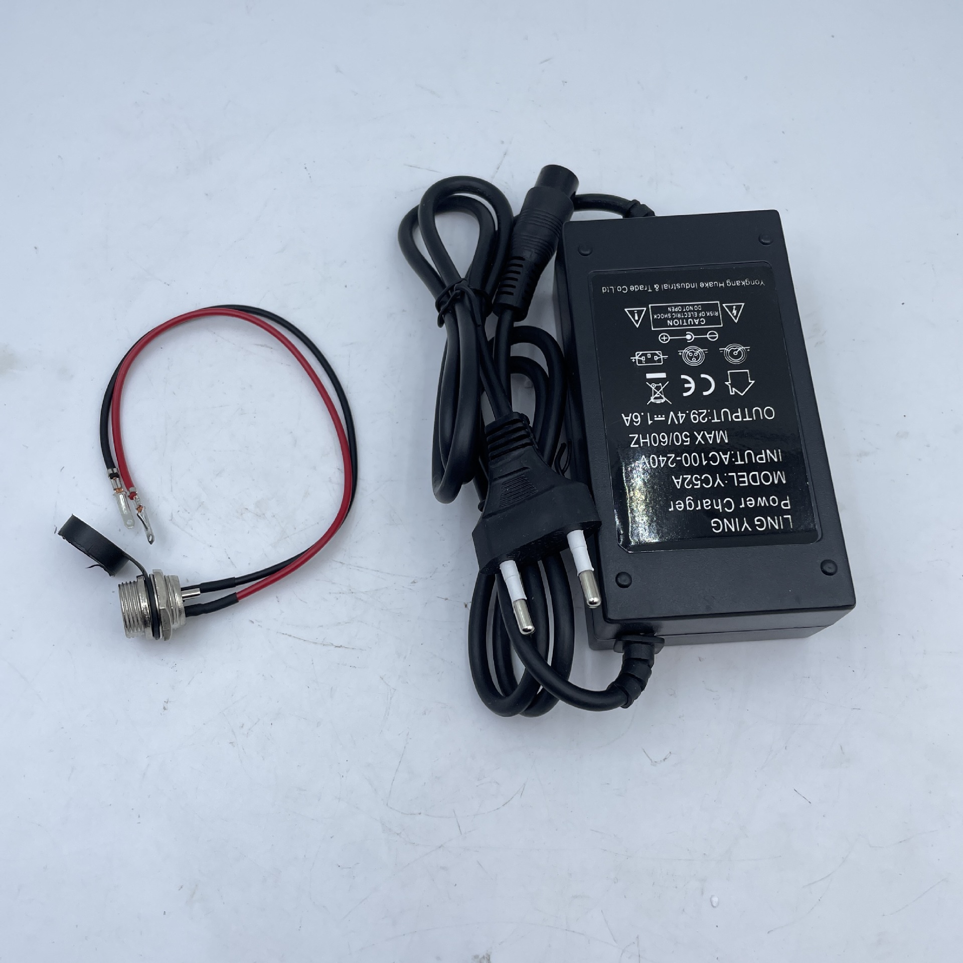 跨境批发电动车充电器29V1.6A小欧规适配器加航空头充电插头电源