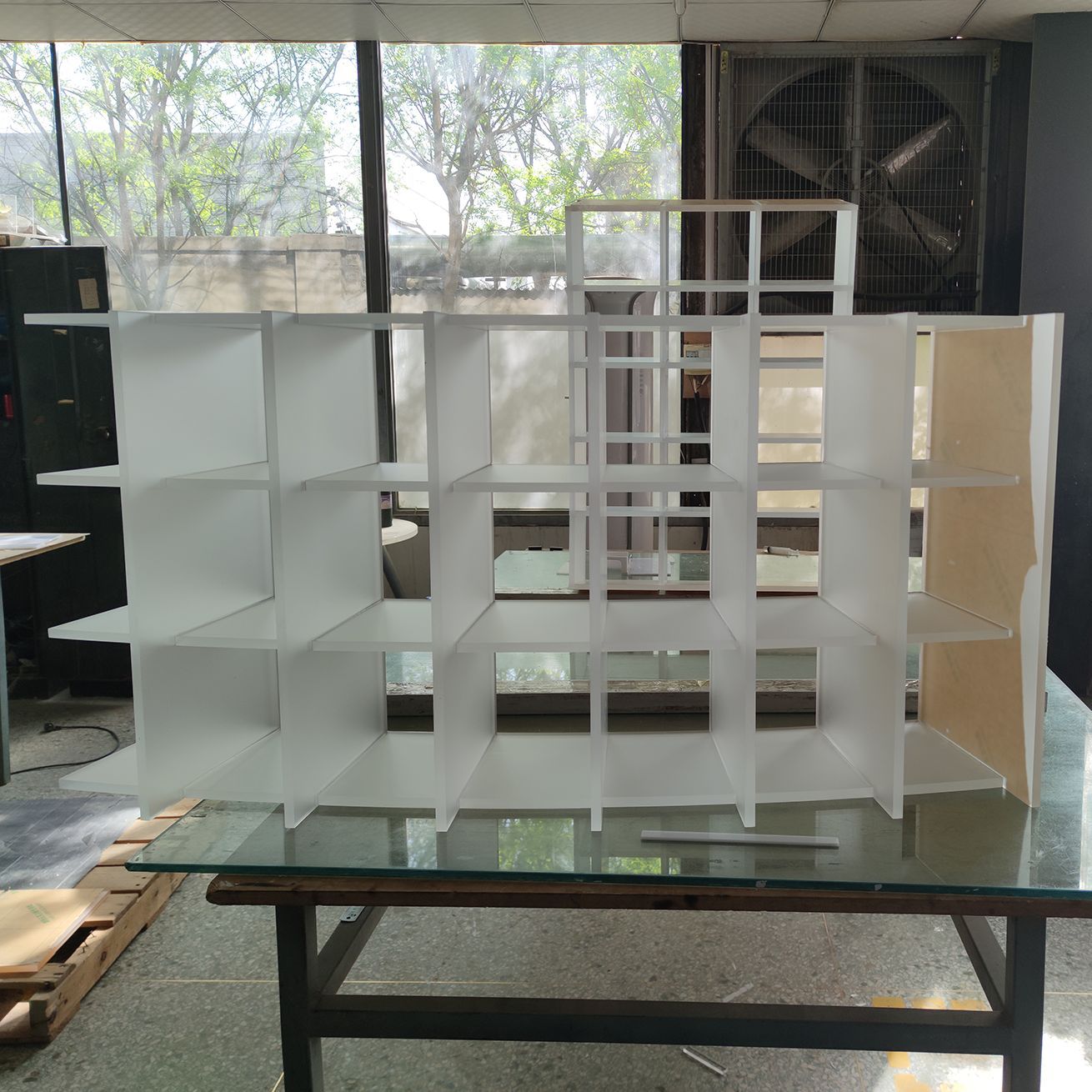 白色磨砂亚克力多宝阁收纳柜  商场有机玻璃弧形展柜 厂家定制