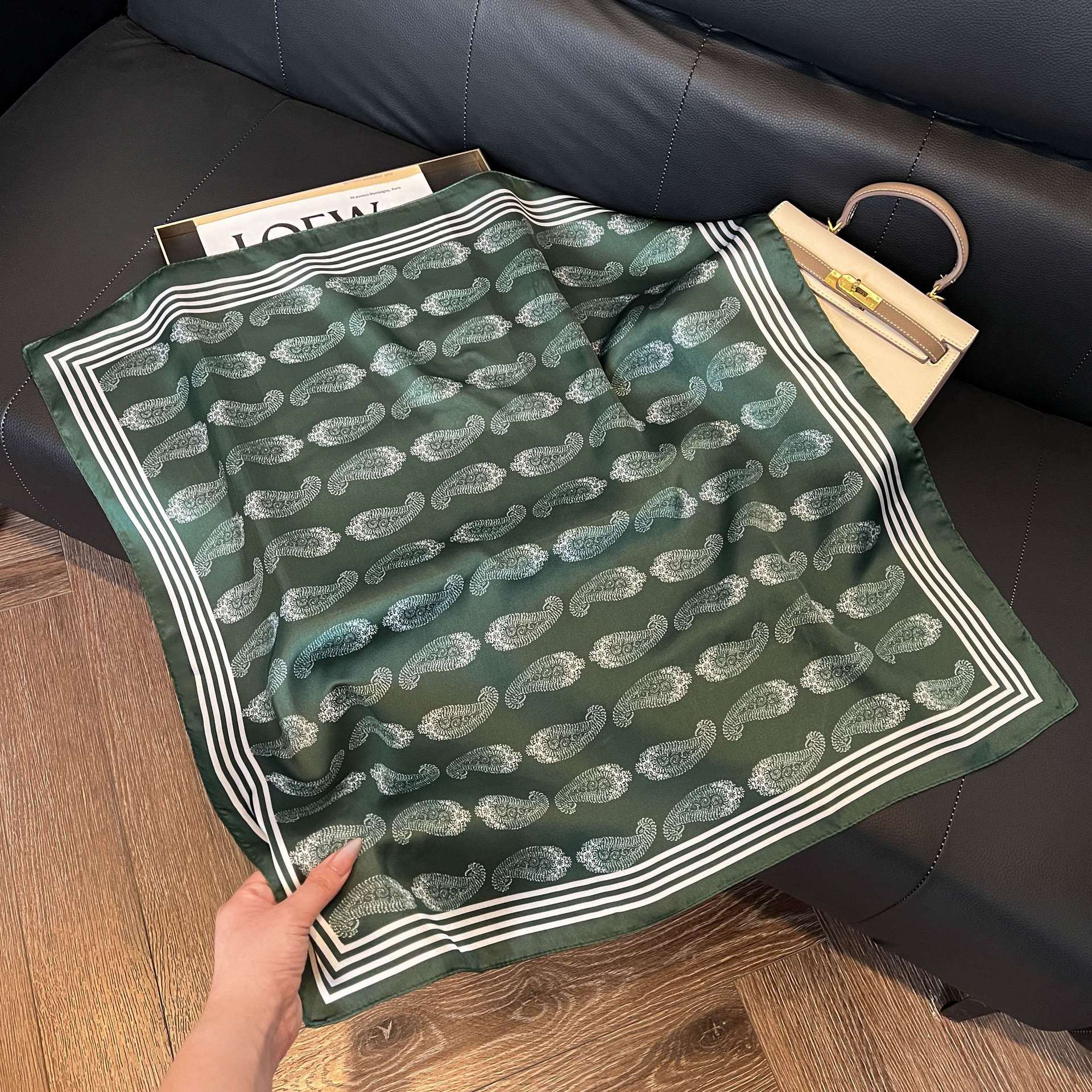 Nueva bufanda de seda de las mujeres de moda del todo-fósforo de alto grado pequeña bufanda cuadrada estilo coreano bufanda de cuello primavera y otoño bufanda retro bolsa de corbata image 143