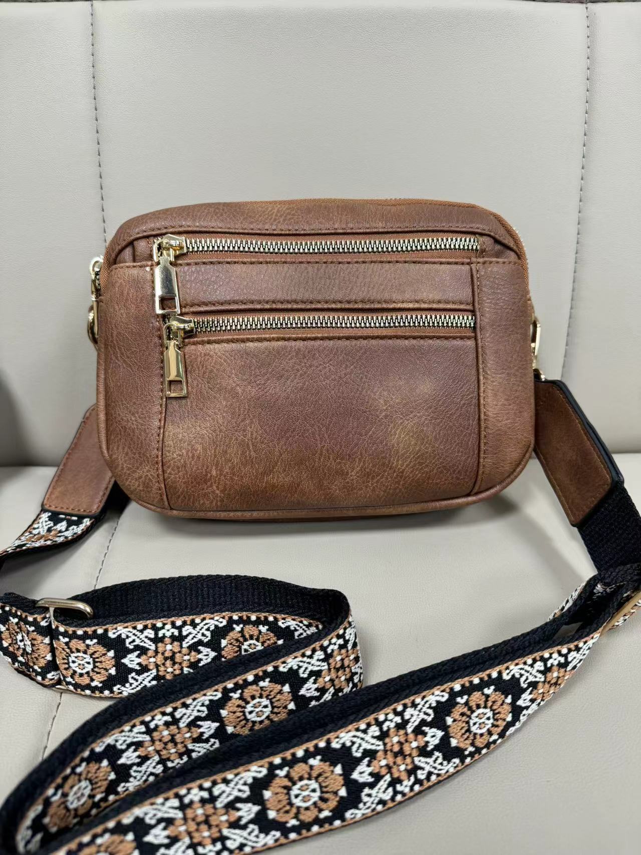 Women's Small Pu Leather Cow Pattern Color Block Plaid Classic Style Square Zipper Crossbody Bag display picture 7