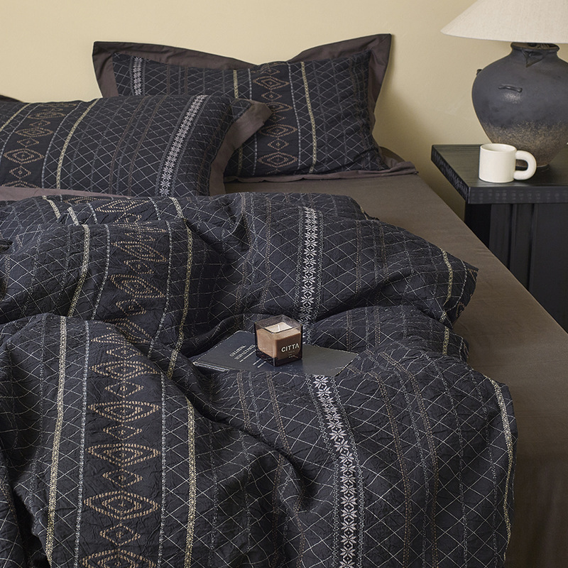 Retro High-End Bedding, Cotton Yarn-Dyed Jacquard, Skin-Friendly, Soft and Breathable Four-Piece Bedding Set for All Seasons