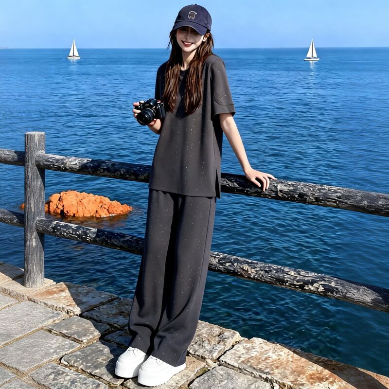 High-End Fashionable Sports Style Suit, Summer Round-Neck Loose Solid Color Age-Reducing Top Two-Piece Set for Women High-End Fashionable Sports Style Suit, Summer Round-Neck Loose Solid Color Age-Reducing Top Two-Piece Set for Women