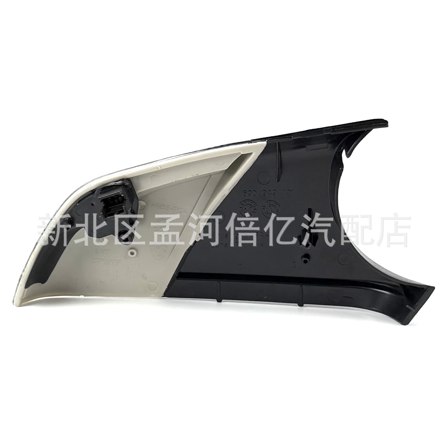 Suitable for the old Volkswagen Polo, Skoda Octavia, and other vehicles, this rearview mirror with turn signal light is used for reversing