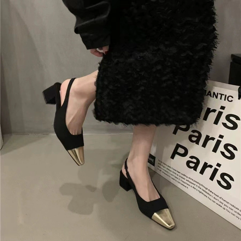 Новая весна и лето 2025 года простой модный средний каблук с заострением задних пустых сандалий