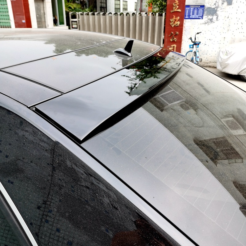 Suitable for 2008-2015 Mercedes-Benz E-Class W212 E200/260/300L/63 Modified Carbon Fiber Pattern Top Wing