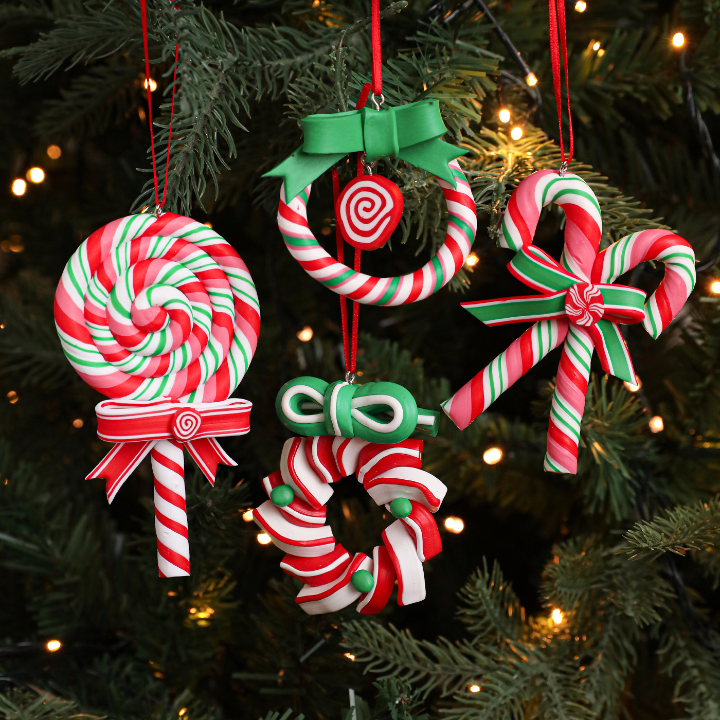 Nuevos artículos de decoración de Navidad creativos rojo, blanco y verde colgantes de dulces de cerámica suave imitación de barras de dulces colgantes en stock