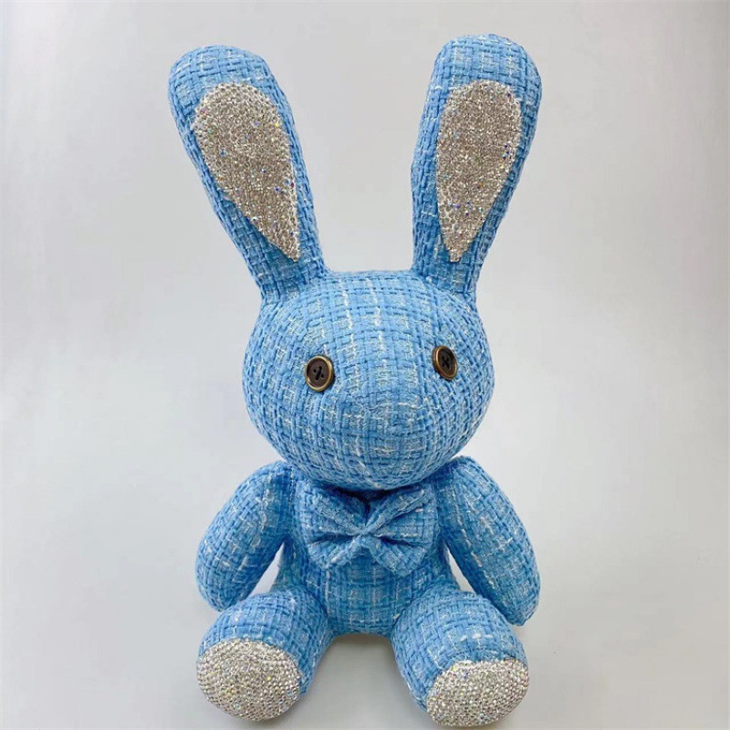 다이아몬드와 다크 블루 천