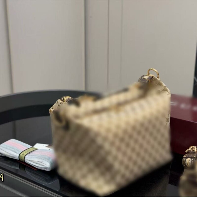 Fashionable Women's Bags Gucci New Style Underarm Bag Versatile Shoulder Bag Cheap Cross-Border Wholesale Bag Pillow Bag Chain Bag Fashionable Women's Bags Gucci New Style Underarm Bag Versatile Shoulder Bag Cheap Cross-Border Wholesale Bag Pillow Bag Chain Bag