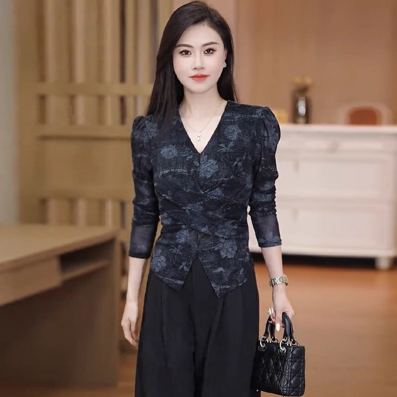 时尚休闲V领打底衫女秋季新款洋气显瘦长袖小衫不规则百搭T恤上衣|undefined