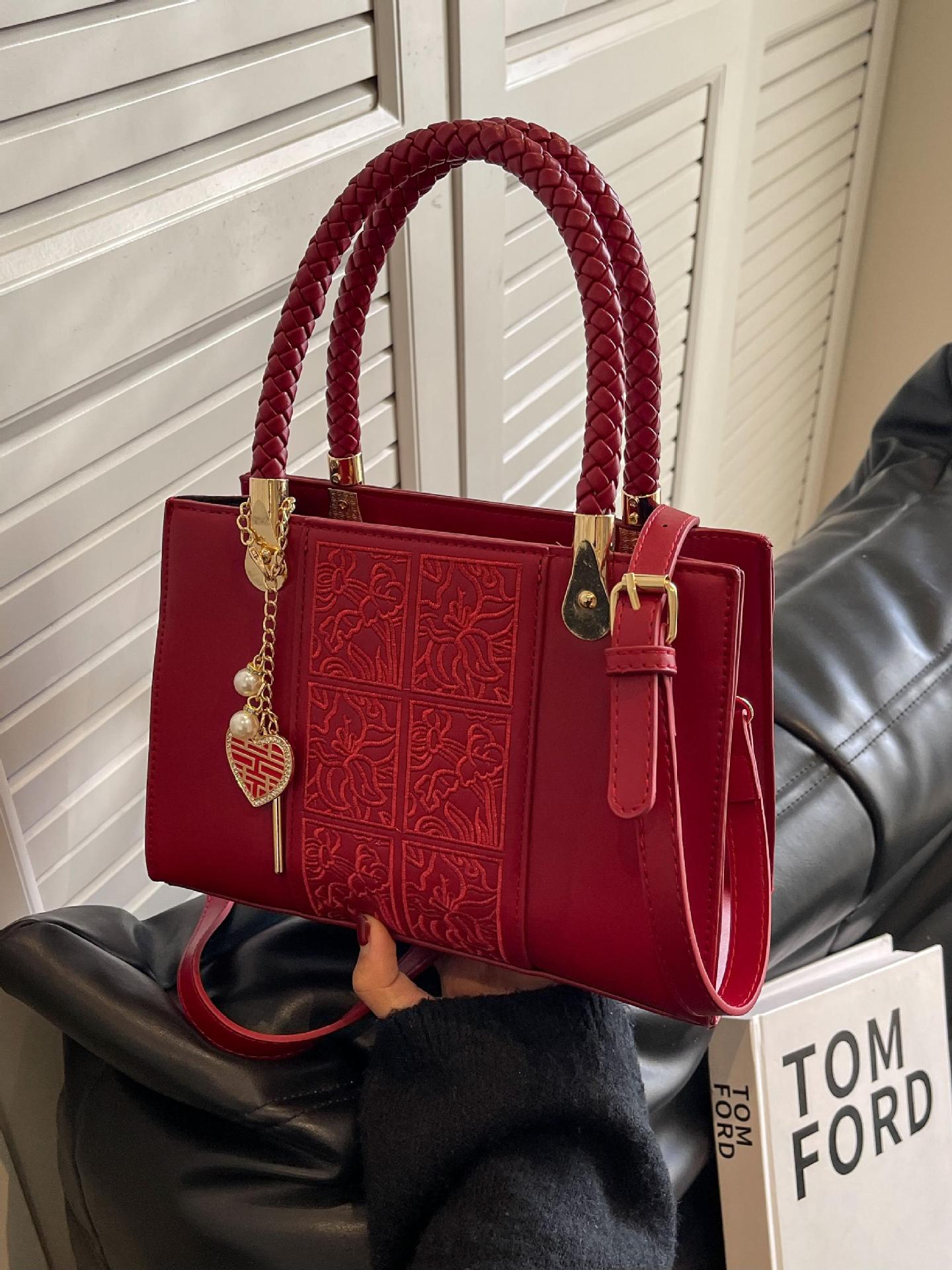Bolso de boda rojo para mujer 2025 nuevo bolso de novia bordado a mano bolso de mensajero de un solo hombro de textura de alta calidad