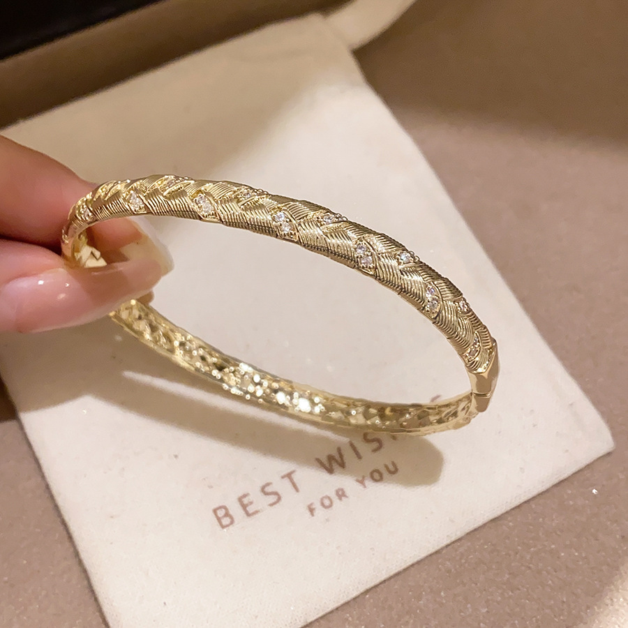 El temperamento francés arco de zircon pulsera de doble capa dulce ins pulsera de viento lujoso ligero de alto nivel sensación de joyas versátiles para mujeres