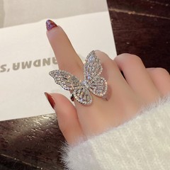 欧米のクロスボーダーの透かし彫りの蝶の指輪の冷淡な風の大きい前門の個性の風の軽い贅沢な流行の開口の指輪のrings