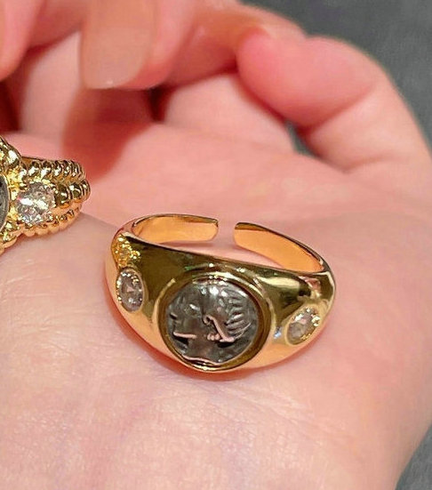 Antiker babylonischer Göttinnenmünzen-Edelsteinring im Vintage-Antik-Stil mit Palast-Gänseblümchen-Zirkonia_voghion.com