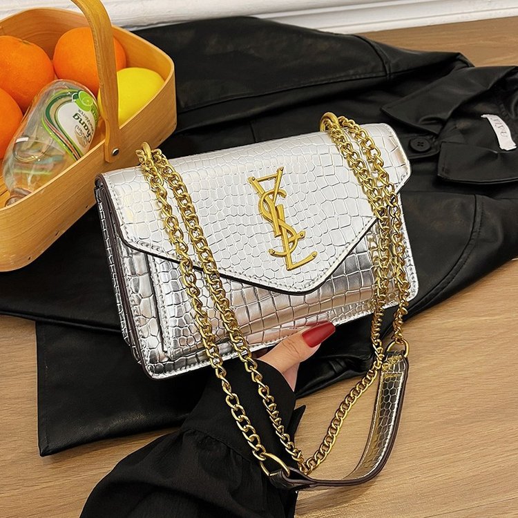 French Niche Chain Bag for Women 2023 New Trendy Retro Small Square Bag Versatile Shoulder Crossbody Bag Light Luxury Style
