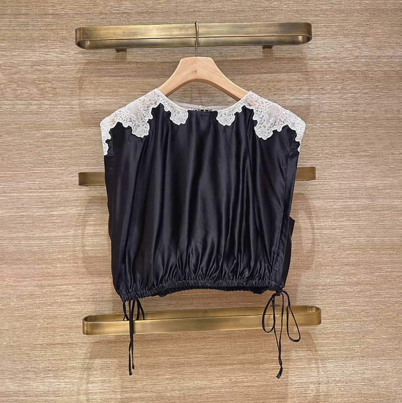 French-style niche 2026 early autumn elegant sleeveless top with drawstring waist and contrasting lace panels at the shoulders to enhance height 26737 French-style niche 2026 early autumn elegant sleeveless top with drawstring waist and contrasting lace panels at the shoulders to enhance height 26737