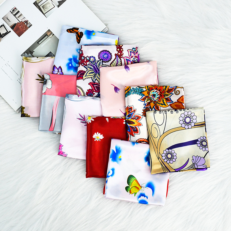 Alta sensación de primavera impresa pañuelo 50 color cuello de cor corta pañuelo cuadrado de color flor francesa retró pañuelo de seda damas