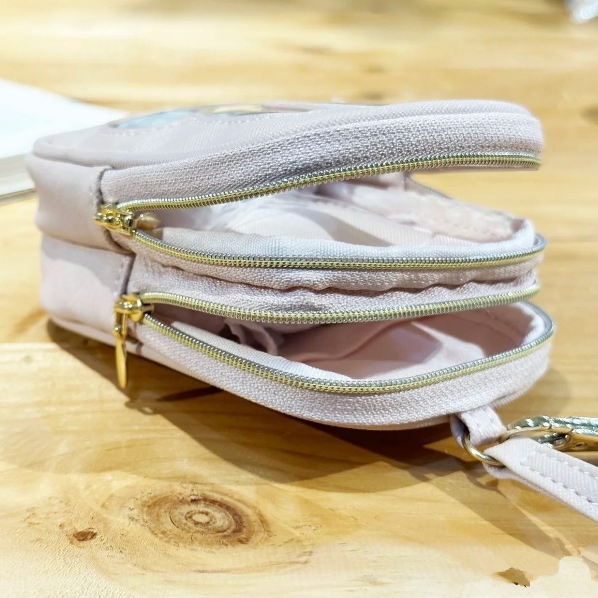 Japón Miffy Miffy bolsa de almacenamiento transparente dibujos animados lindos bolsas de maquillaje de cuero de puju bolsas de dolor de doble capa bolsas de cambio bolsas pequeñas